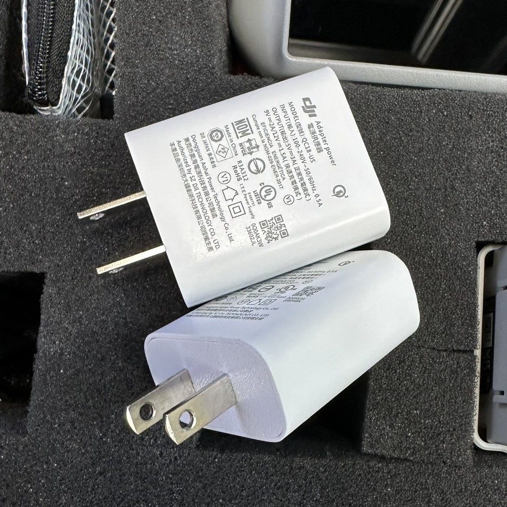 DJI Mini 4 Pro Drone Fly More Bundle with RC 2 Controller Screen Kit (PAP007755)