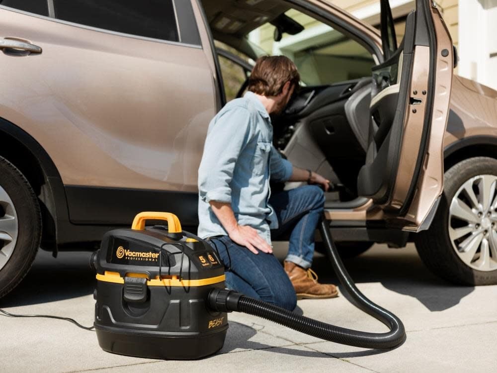 Vacmaster Professional 5 Gallon Poly Wet / Dry Vac