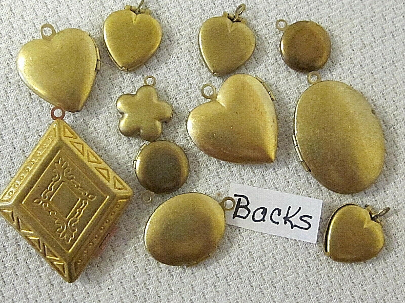 11 VTG MODERN LOCKETS HUGE LOT BRASS FINDINGS FLOWER HEARTS NOS PENDANTS CHARMS