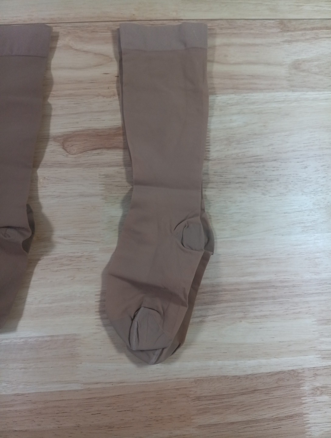 2 Pair Jobst Ultra Sheer Knee High Stockings Size Medium Sun Bronze New Open Box