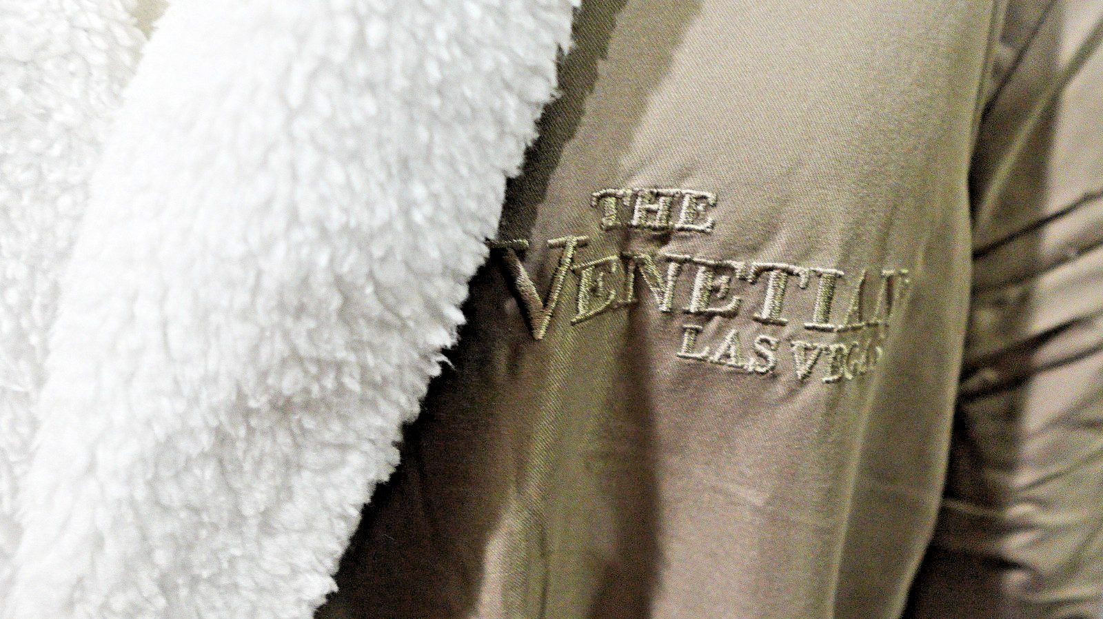 The Venetian Las Vegas Bathrobe Robe One Size Fits Most Hotel Luxury Unisex