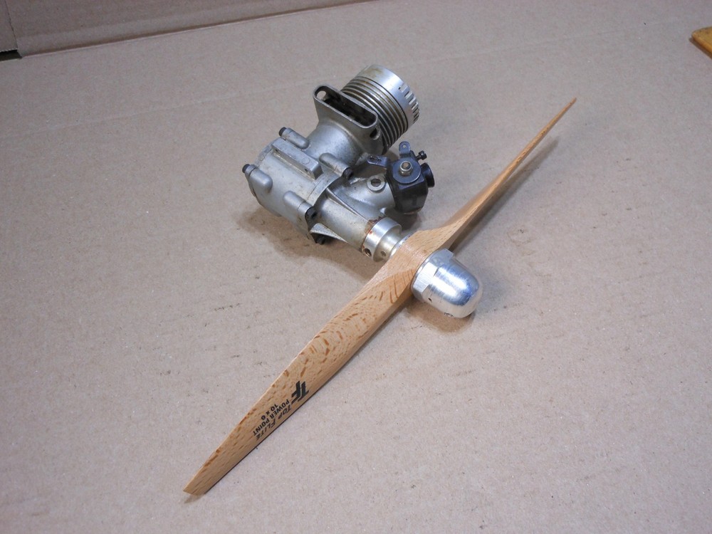 K & B 40 RC Airplane Engine Perry Carb Top Flite Prop - Untested