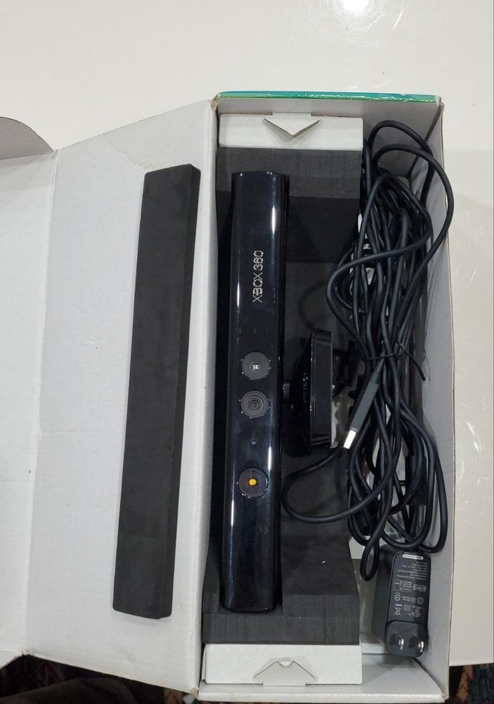 Xbox 360 kinect sensor bar (in BOX) (Good Condition)