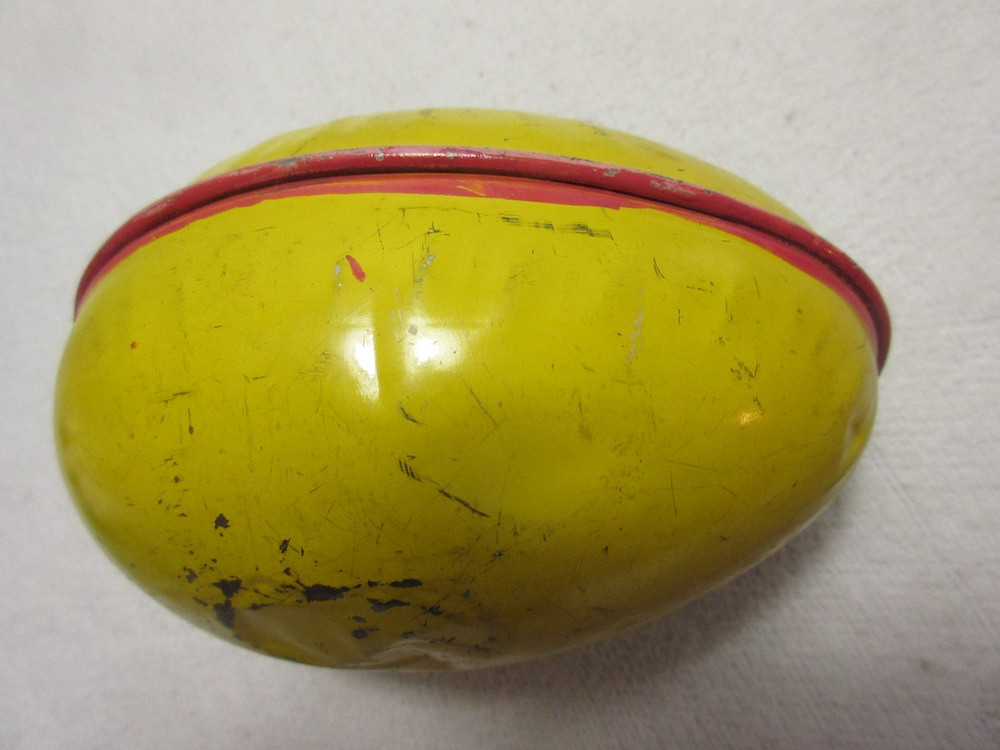 CHEIN TIN NESTING HEN ON EASTER EGG CONTAINER /MADE INTO BANK - DOESN'T OPEN