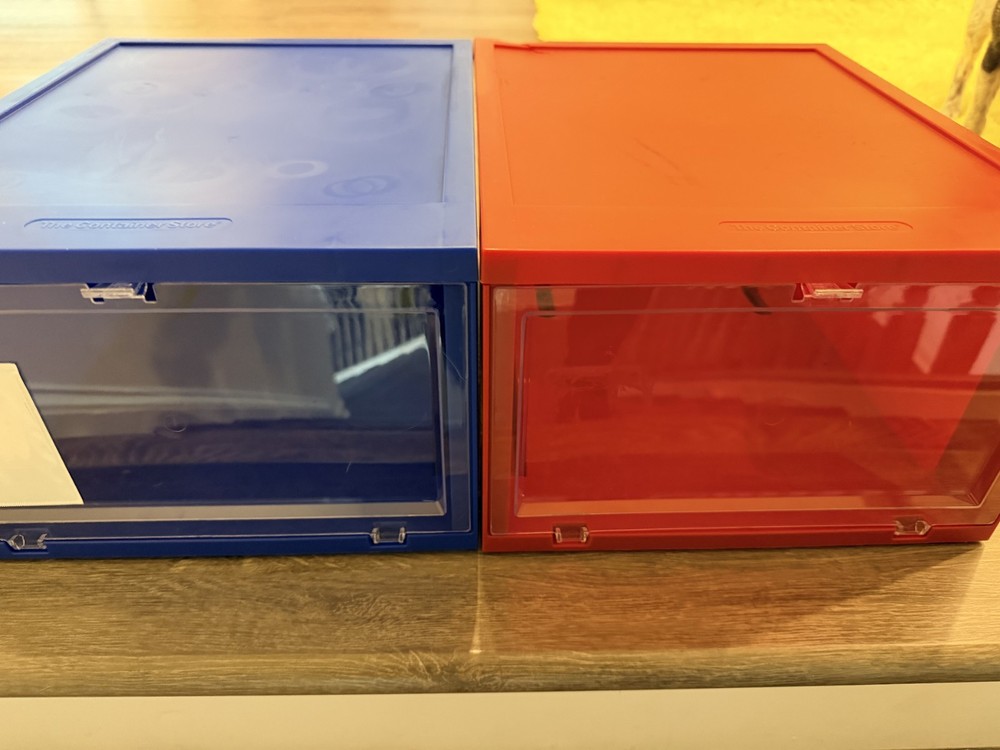 Drop front shoe box red or blue