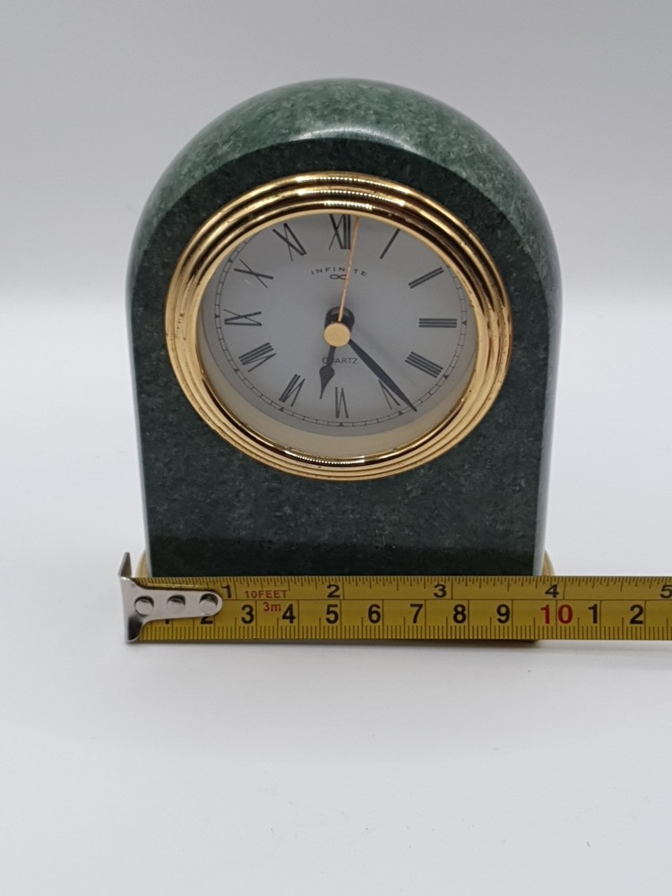 Vintage Infinite Shelf Clock