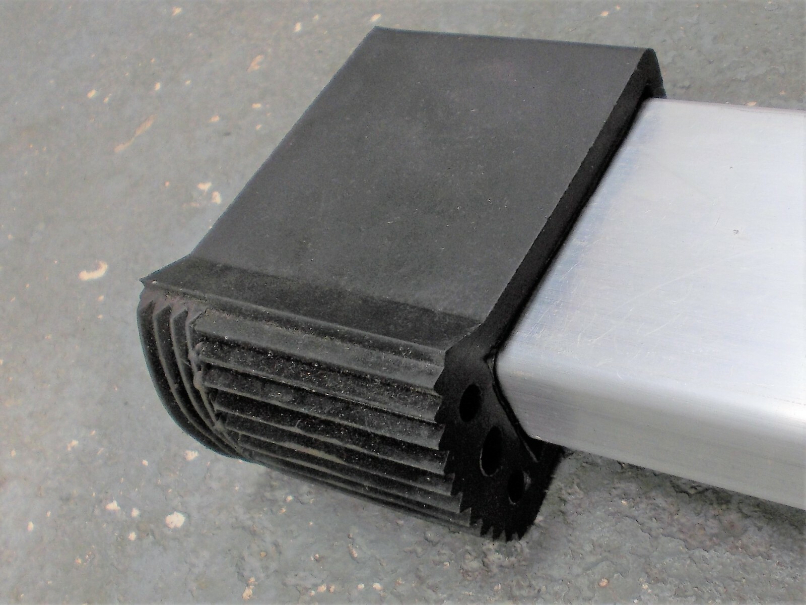 Ladder Feet. For Ladder Stabilizer Base Bars (TriQuad) - Packs of 1 or 2 pairs.