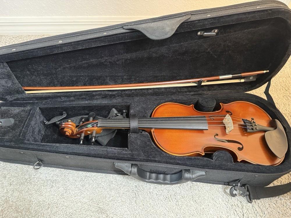 Tower Strings Entertainer Violin 4/4 with Case & Bow