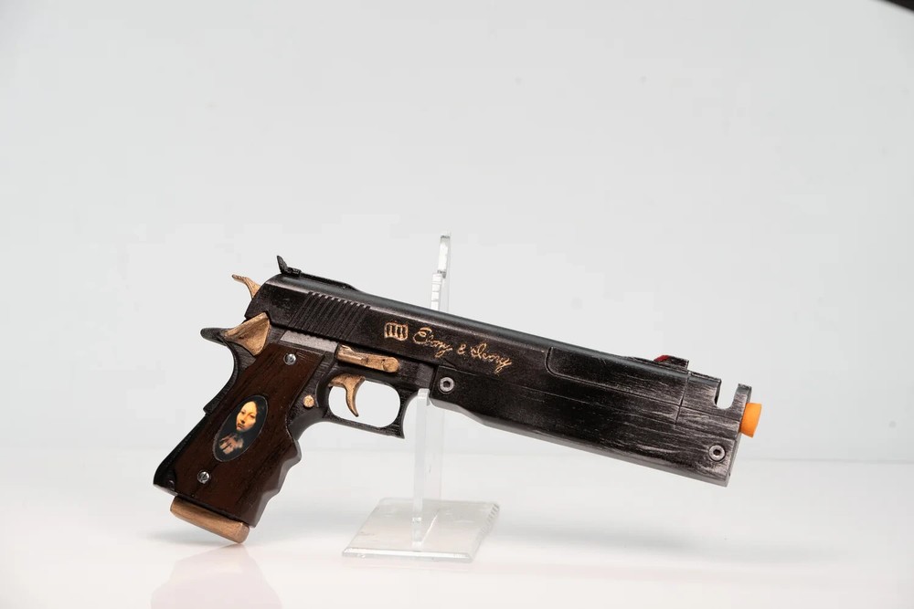 Ebony & Ivory Set Pistol Props