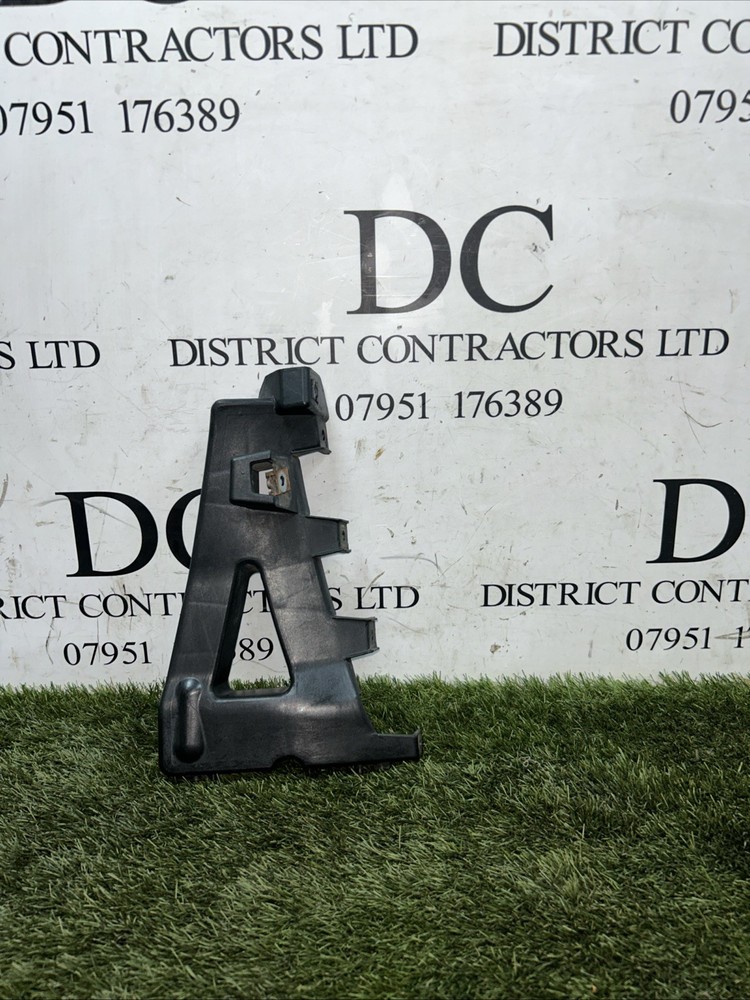 AUDI A4 B6 2003/2006 FRONT LEFT PASSENGER BUMPER BRACKET 8H0807283