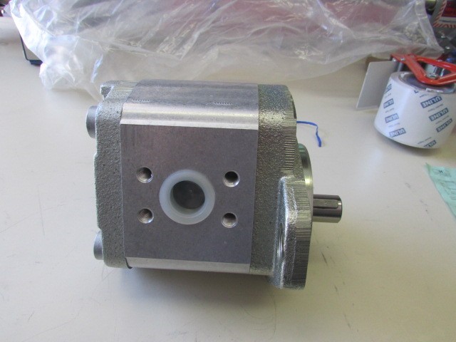 hydraulic pump MODEL#AZPG22-32