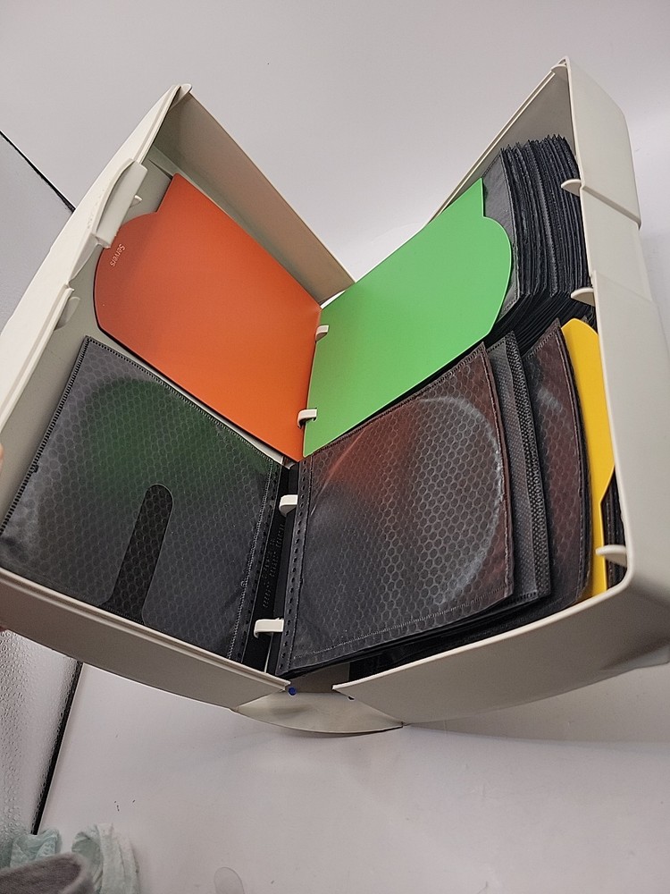 Microsoft Developer Network MSDN Discs Case With Disk Storage Folders