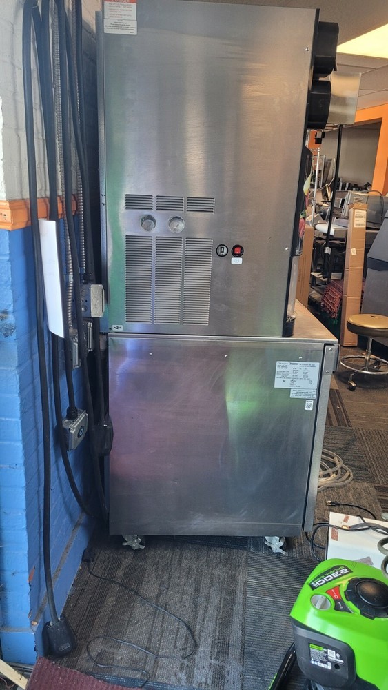 MANITOWOC MULTIPLEX MB-8-1 with BUILTIN ICE MACHINE