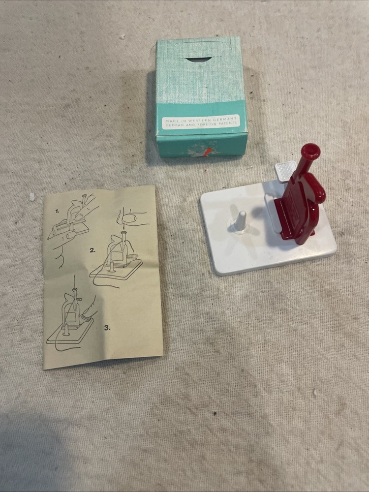Vintage Witch Automatic Needle Threader, Original Box, Made in West Germany.