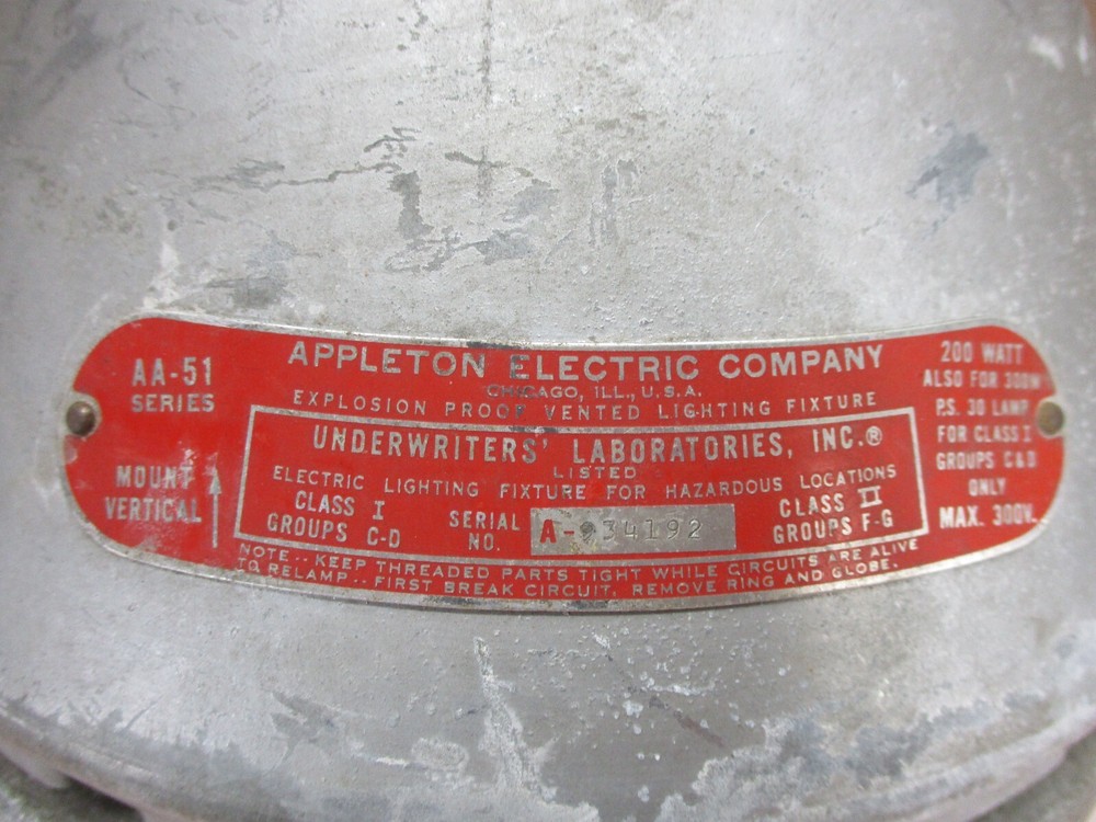 Appleton Electric Company 200W Vented Explosion Proof Light AA-51 Series