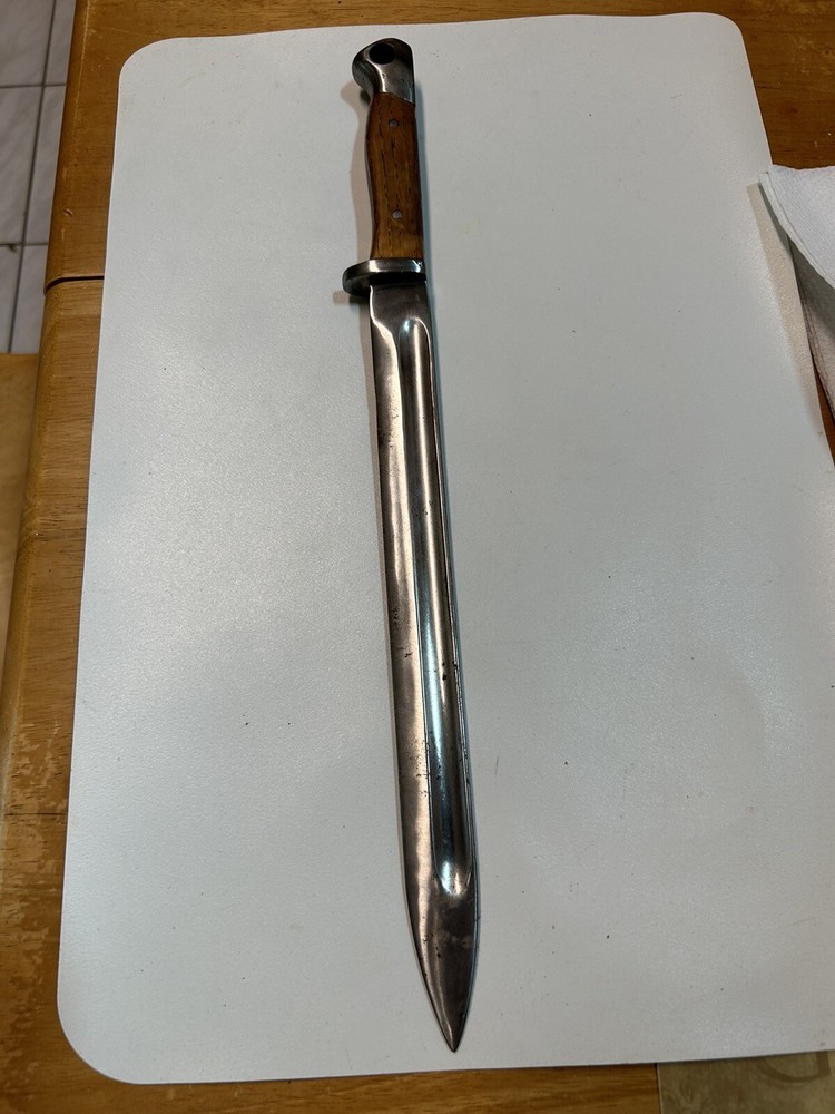 Older Bayonet No visible Markings