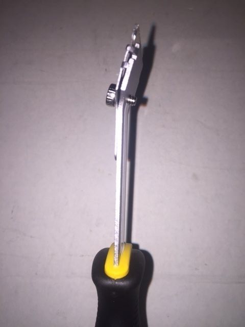 NEW TITAN MULTI PURPOSE HEAVY DUTY OFFSET REPLACEABLE RAZOR BLADE PAINT SCRAPER