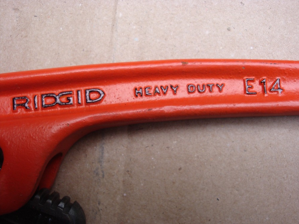 RIDGID E14 angle pipe wrench