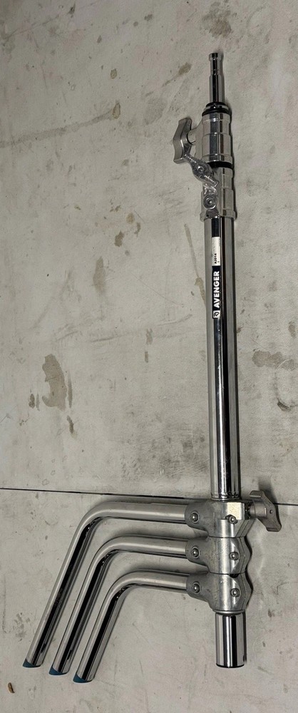 Avenger A2014 20” Double Riser 4.5’ Column & A2007 Mini Base for C-Stand  USED