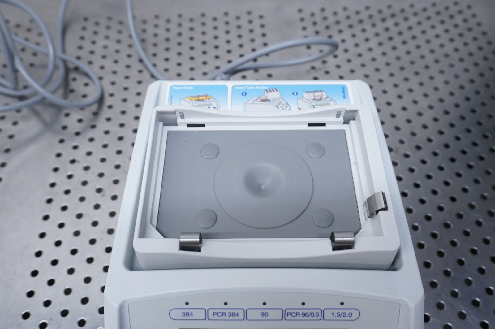 Eppendorf MixMate Mixer 5353 Laboratory Mixer Without Holder