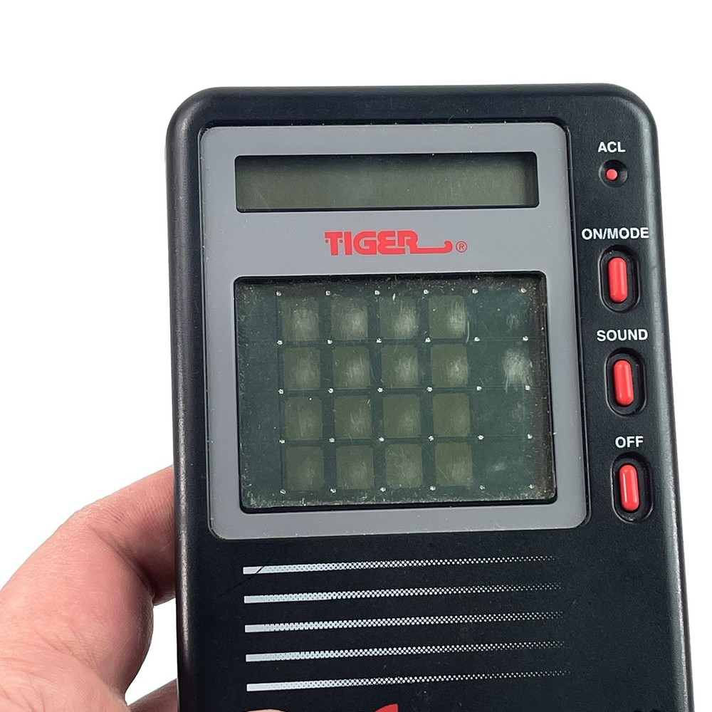 Tiger Electronics Word Chaos Electronic Game