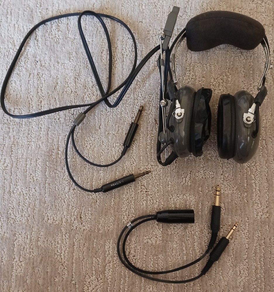 Pilot Avionics PA11-40 Aviation Headset with Additional Adapter