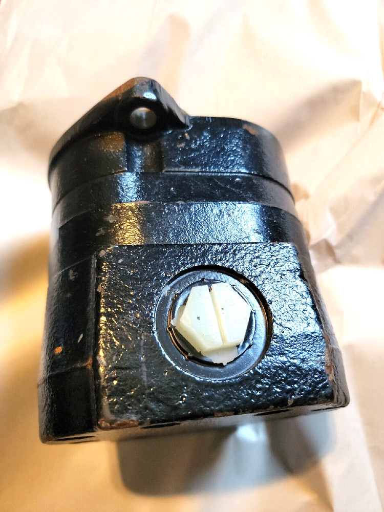 hydraulic pump 83010518