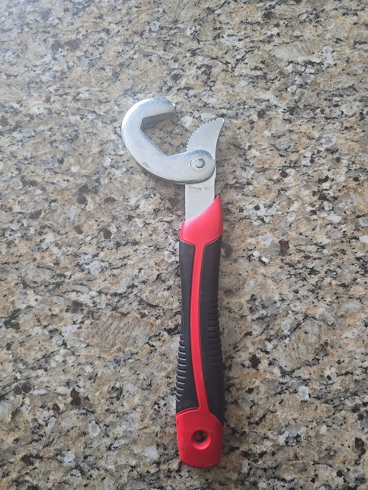 Large Self Adjusting Wrench