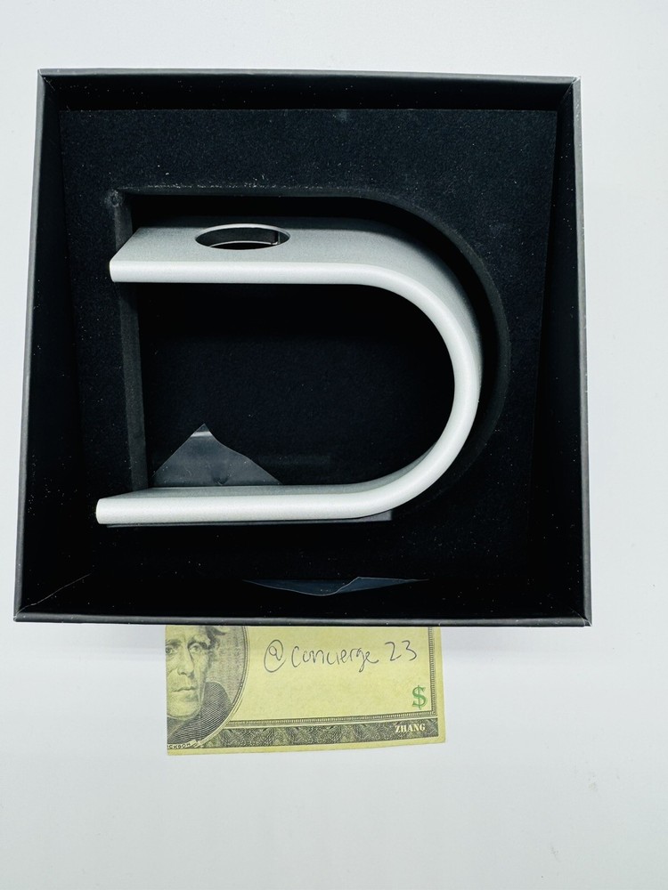 Nomad SOLID ALUMINUM Stand Charger for APPLE WATCH Space Gray
