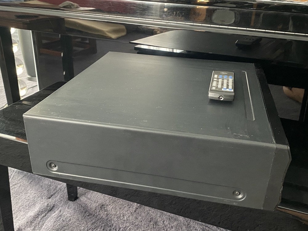 Integra CDC-3.4 6-Disc Carousel CD Player Perfect Working Condition With Remote