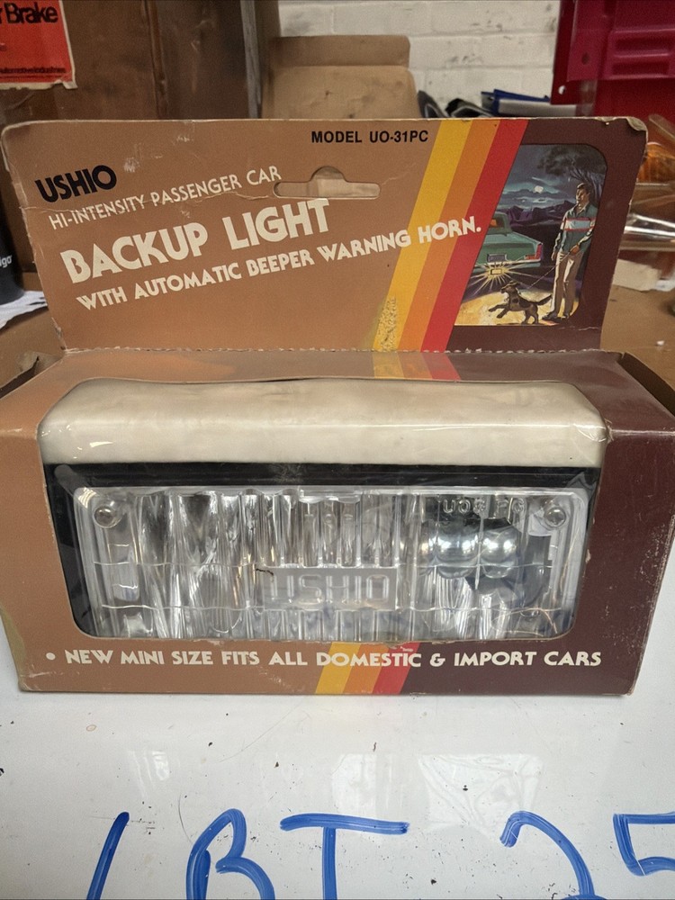 Backup Reverse Work Light With Automatic Beeper Warning, Model UO31PC, Vintage