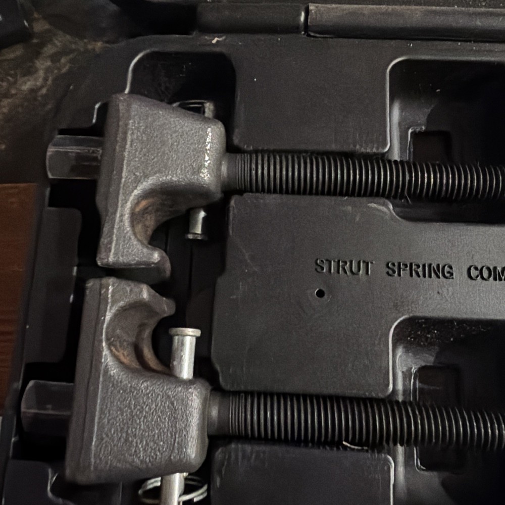 POWERBUILT AllTrade STRUT SPRING COMPRESSOR Model # 648627 Kit With Case