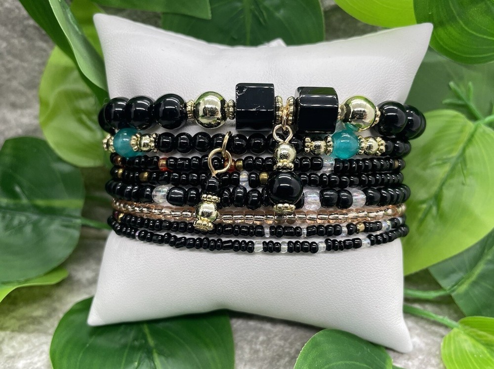 8 PC Handmade Boho Beaded Stackable 7.5” Plus Stretch Bracelet Set New A4905