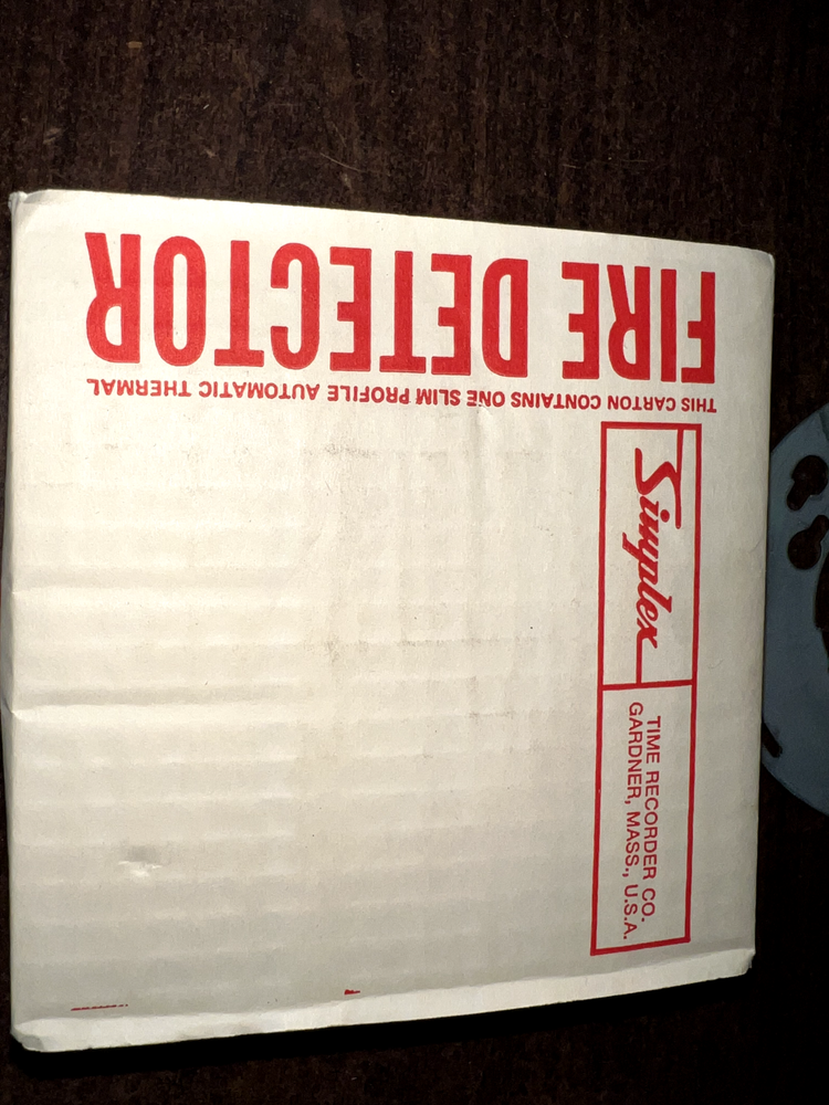 NOS SIMPLEX 477-079 4255-5 FIRE DETECTOR 135 DEGREES