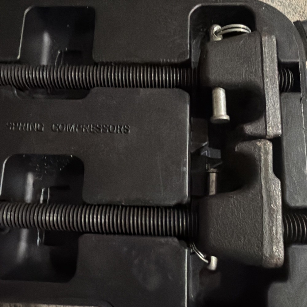 POWERBUILT AllTrade STRUT SPRING COMPRESSOR Model # 648627 Kit With Case