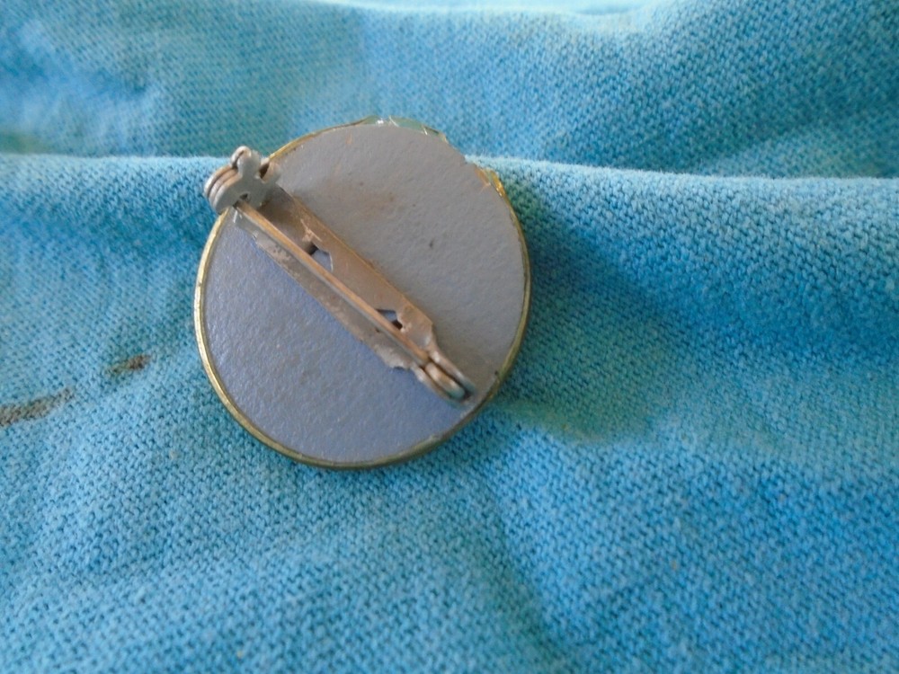 Red Cross Volunteer pin back button