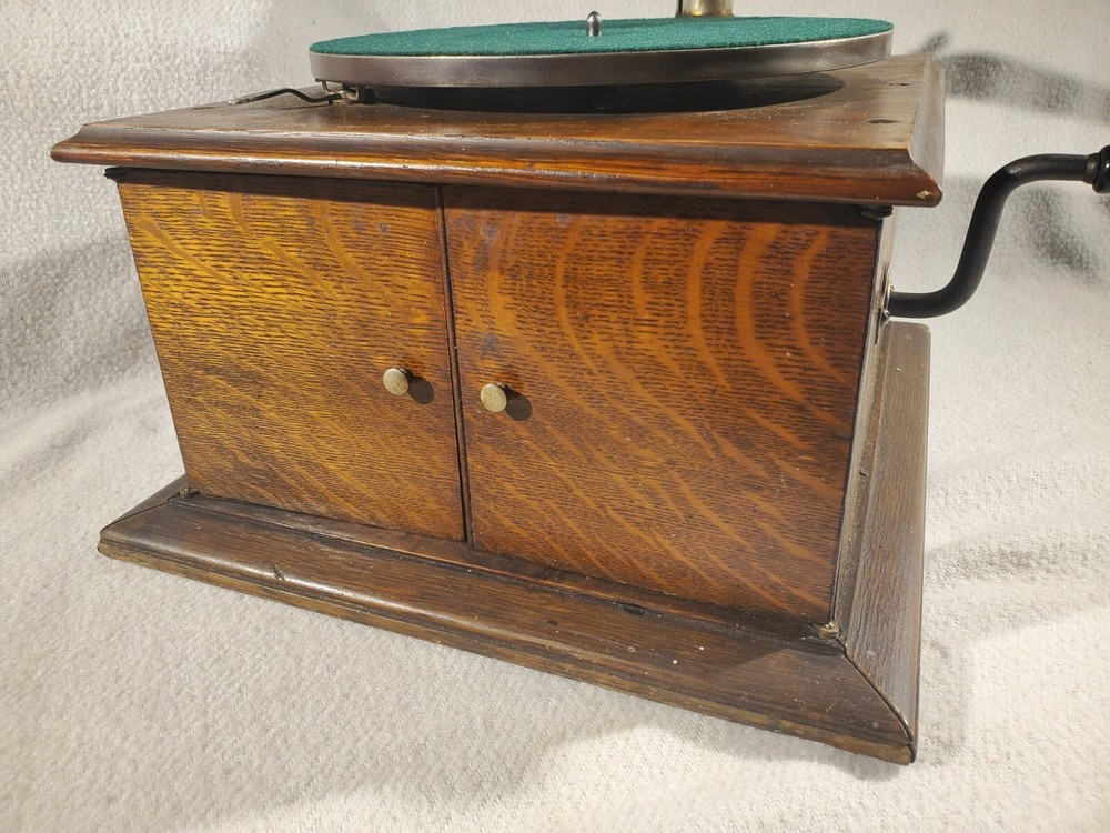 Victor Model VV IV Talking Machine Record Player Original Unrestored Condition