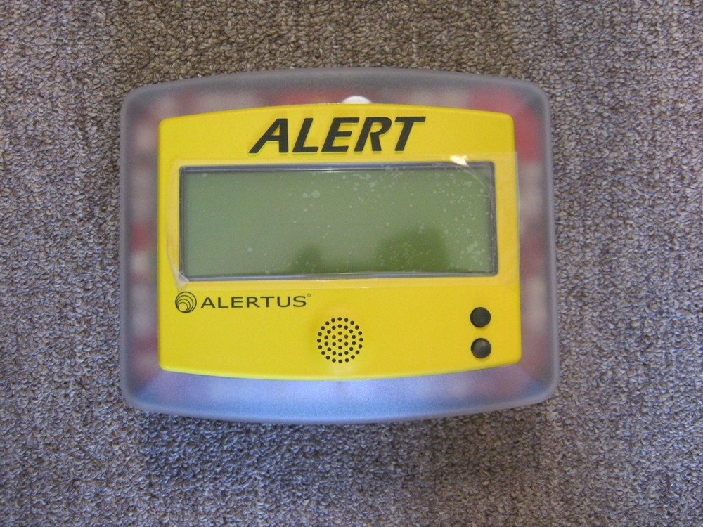 NEW Alertus Beacon REVS alert module & mounting bracket