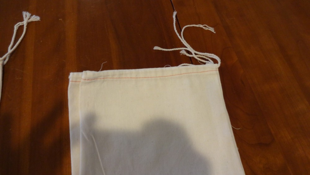 5 Muslin Drawstring Bags 2 sizes.