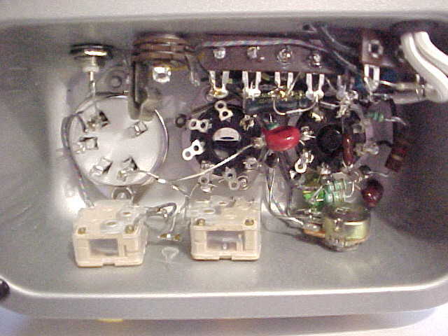 VARIABLE POWER OUT QRP CW TRANSMITTER FOR THE 80/40 METER HAM BANDS