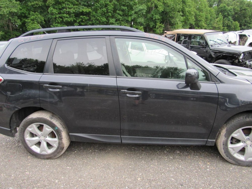 FORESTER 2014 Glove Box 1048275