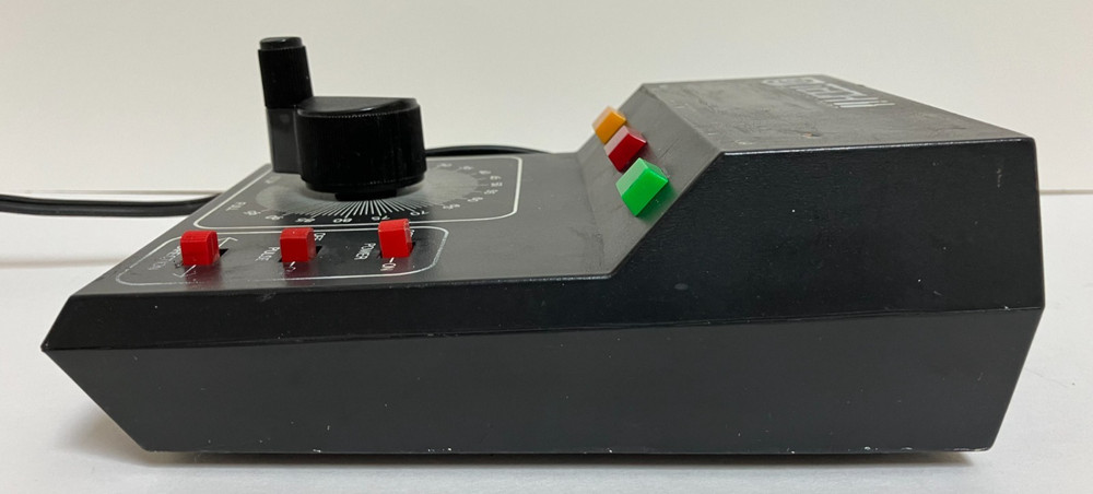 MRC TECH II RAILMASTER 2400 POWER PACK #1 TESTED FINE