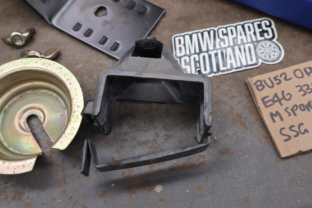 BMW E46 COUPE M SPORT BOOT TOOL KIT JACK CHOCK WARNING TRIANGLE