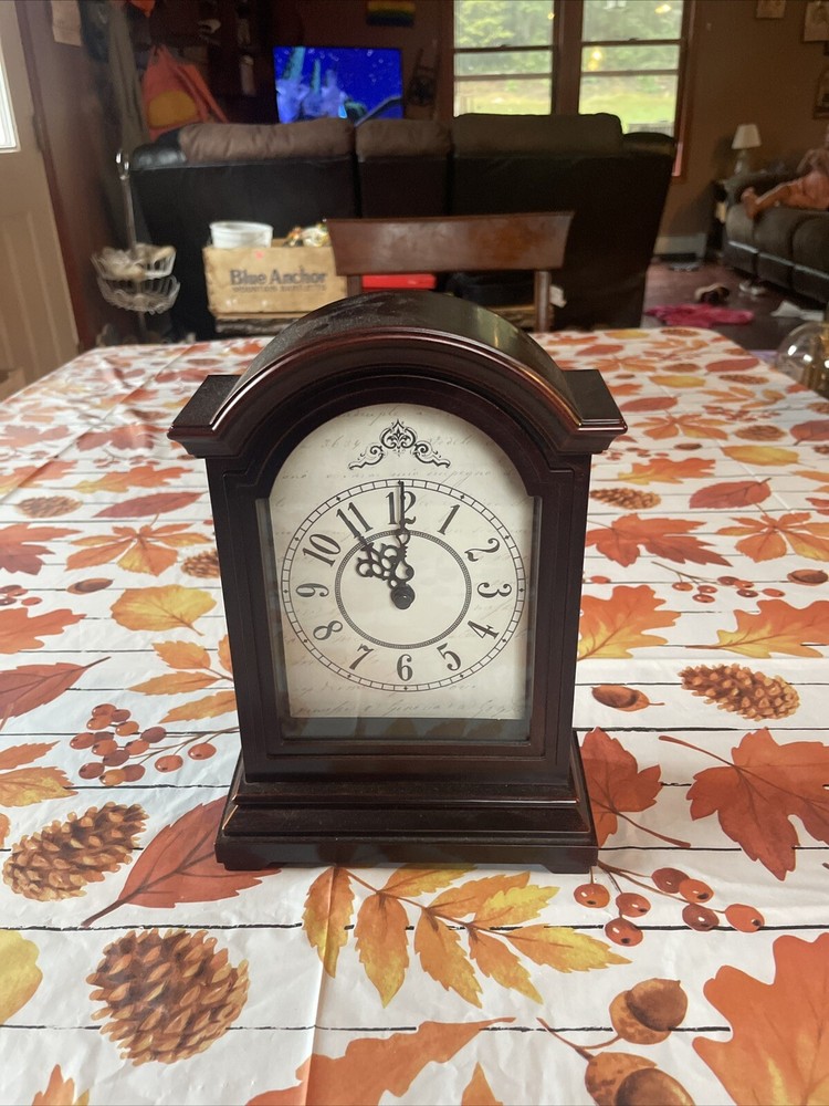 NICE BROWN BRONZE COLORED DESK/MANTEL CLOCK  - TESTED
