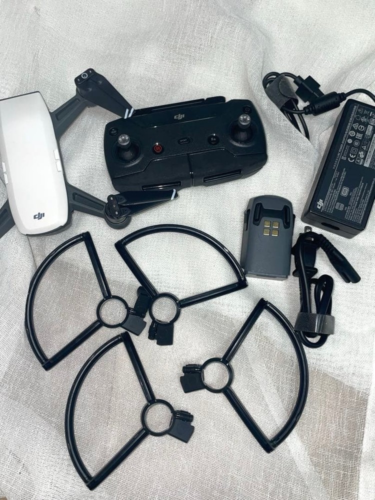 Dji Spark Fly More Combo Alpine White Drone With Remote Controller Extra