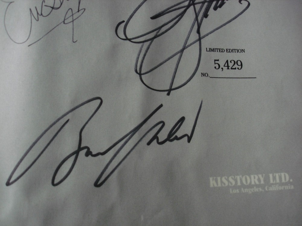 KISS BAND SIGNED AUTOGRAPHED NUMBERED KISSTORY BOOK