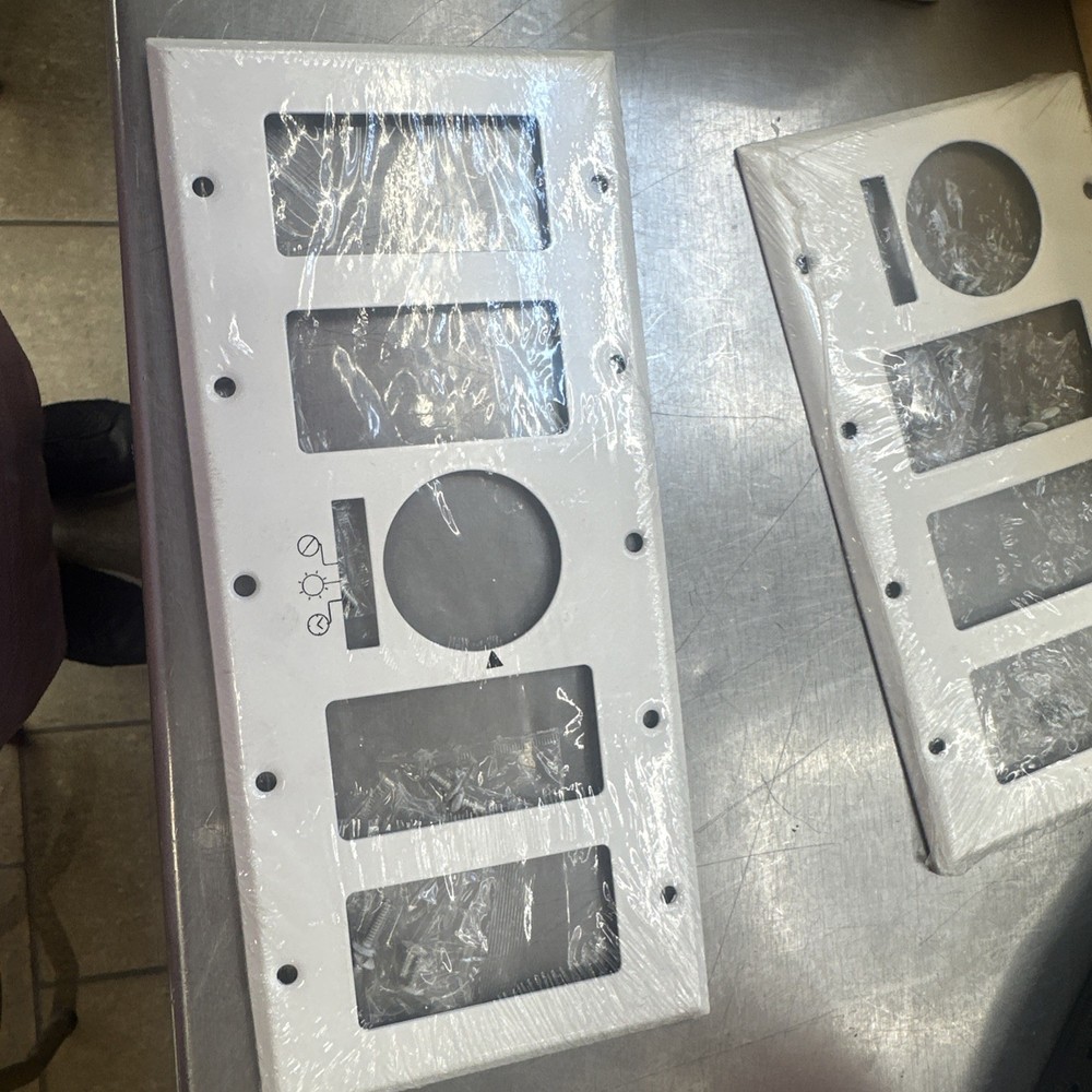 km2st-4d  timer plate for 1 timer and 4 decora openings for km2st-1g timer