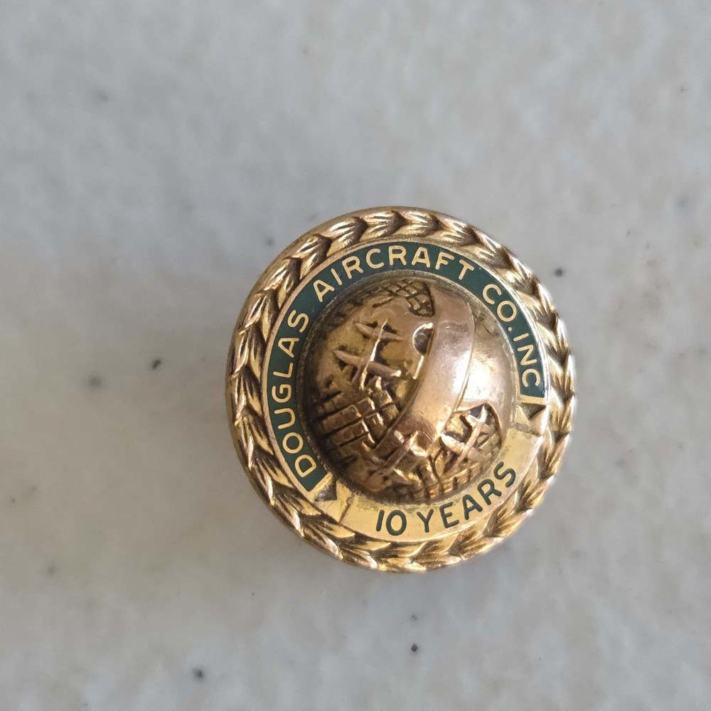 10 Year DOUGLAS AIRCRAFT Co. Lapel Pin