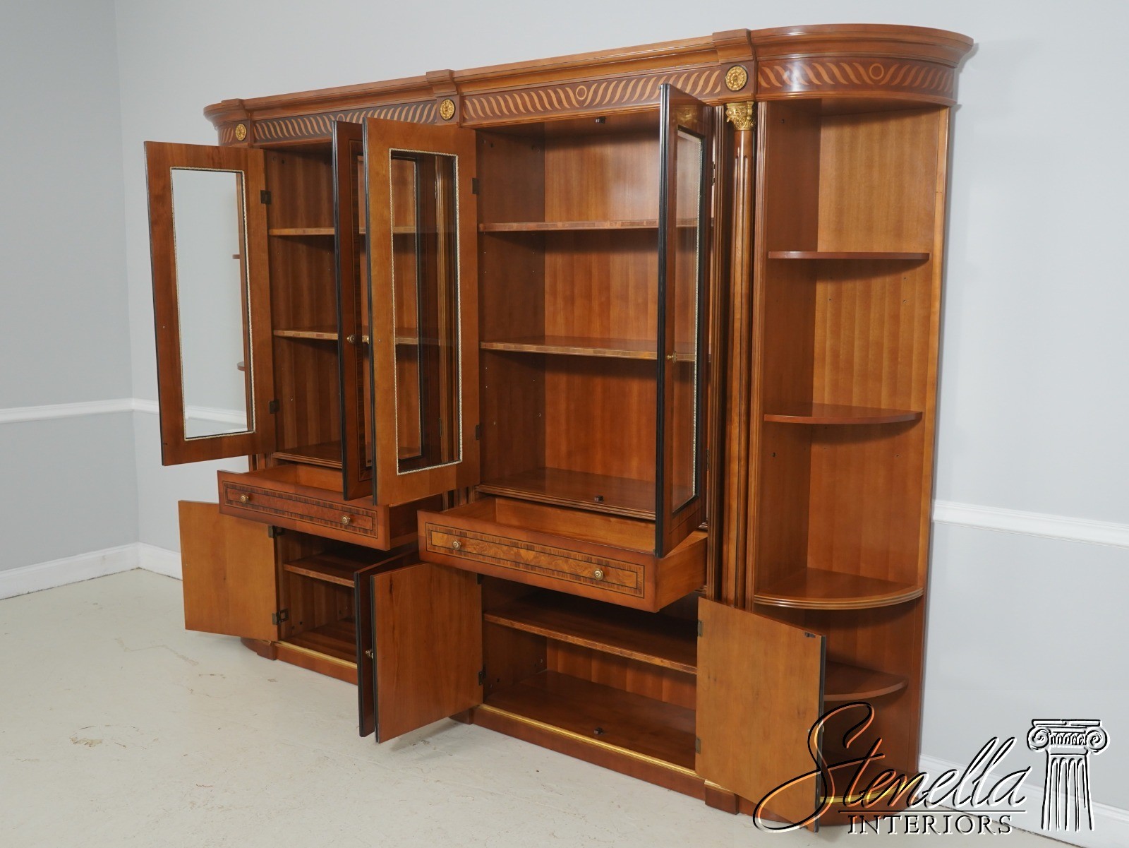62814: Italian Georgian Style Wall Bookcase Unit