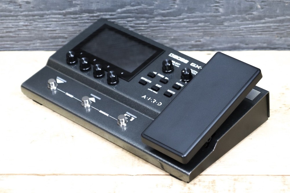 Boss GX-10 Guitar Effects Processor Compact Guitar & Bass Amp/Effects Processor